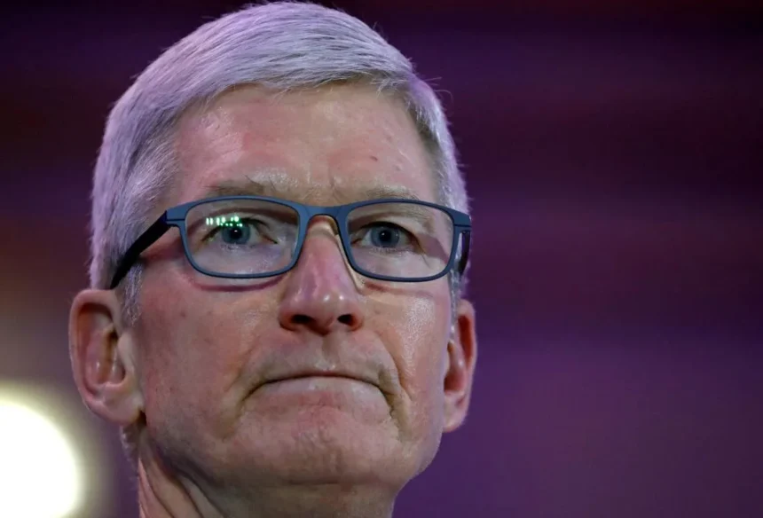 Tariffs Cost Apple Nearly $1B—Here’s How It’s Fighting Back